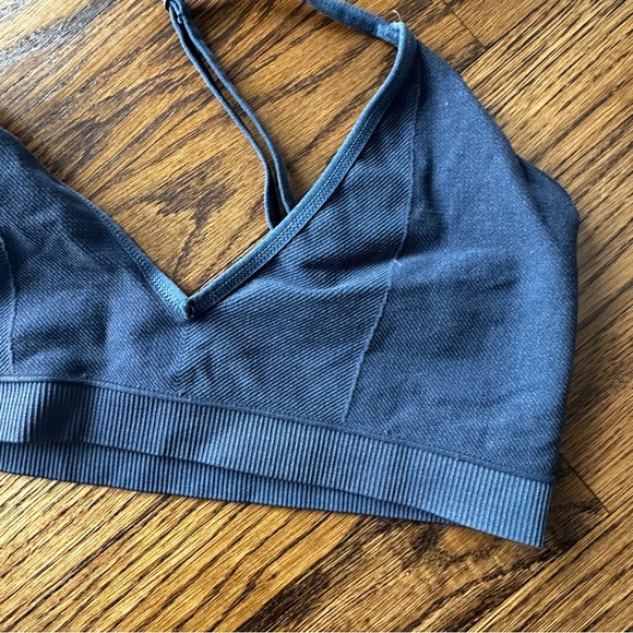 Colsie Heathered Blue seamless Bralette - Picture 10 of 11